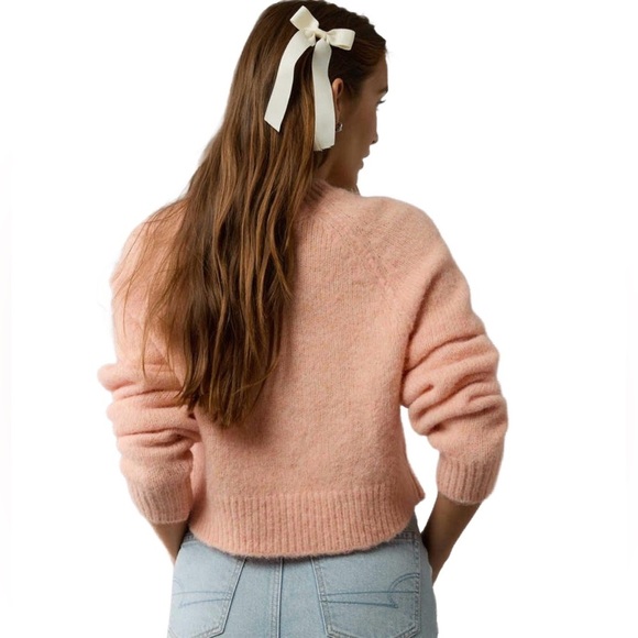 American Eagle NWT Cropped Bow Sweater in Peach Pink, Size Medium 🎀 - Picture 2 of 9